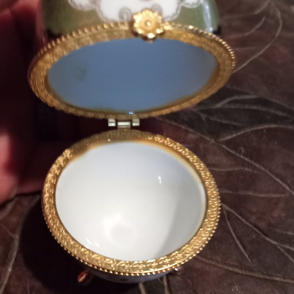 Egg Jewelry Holder Hand Painted 3 Footed Egg View 3